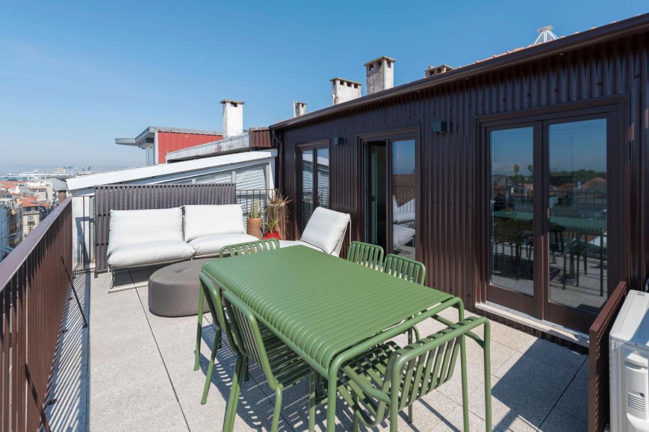 Boavista Penthouse W/ 2 Balconies & Ac By Lovelystay Porto Luaran gambar